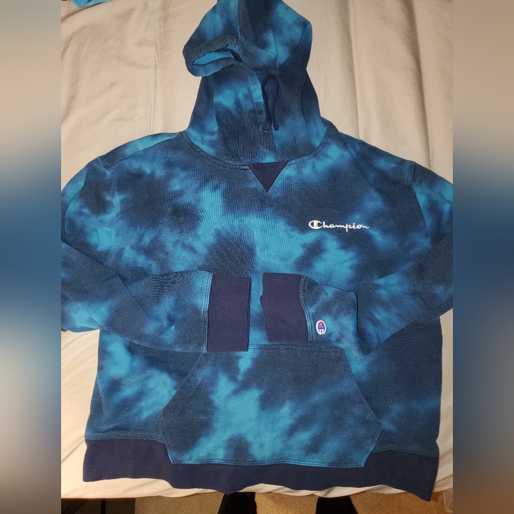 Champion tye dye fleece hoodie, size L